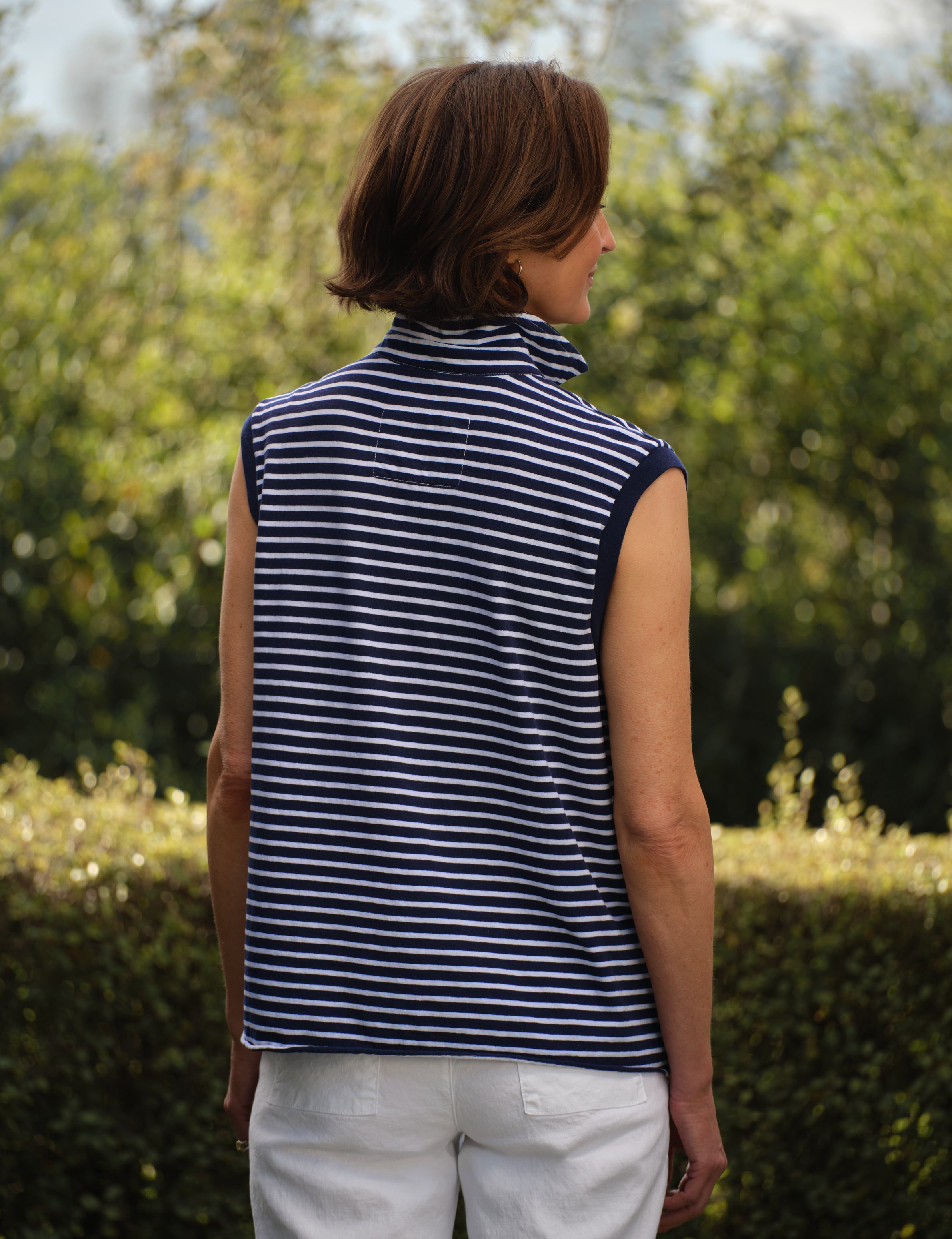 Frank & Eileen Olivia
Popover Henley Tank in Yacht Stripe