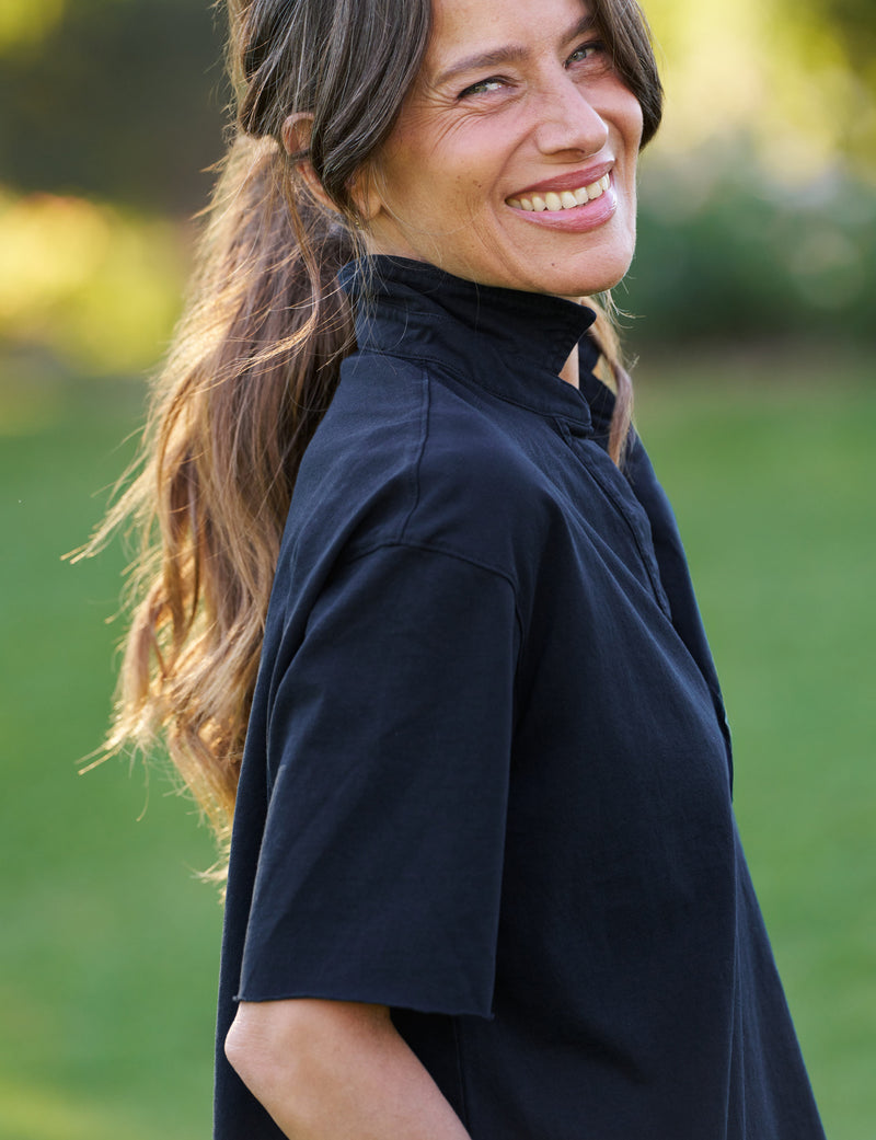 Frank & Eileen Patty Short Sleeve Popover Henley in British Royal Navy