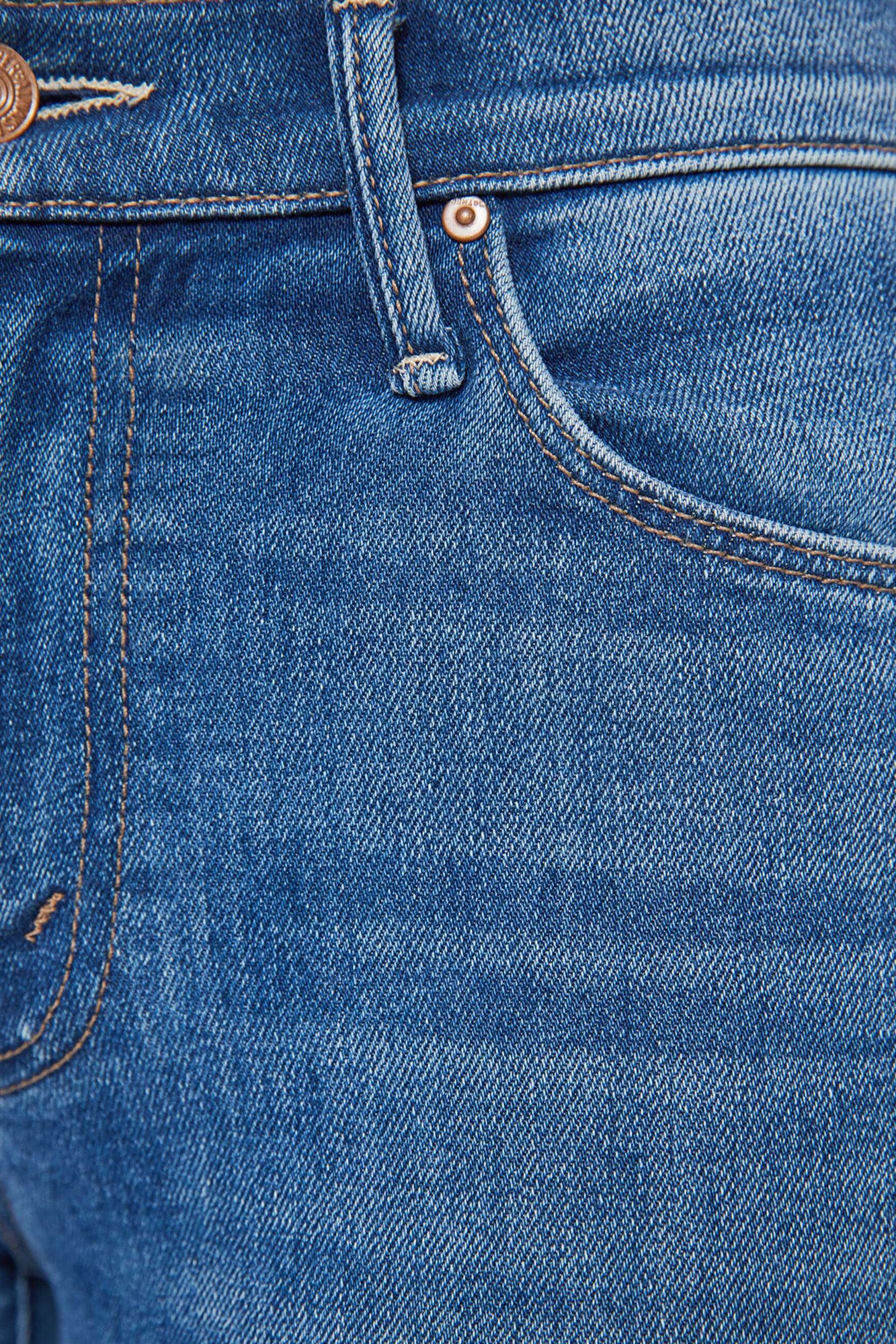 MOTHER Denim Weekender Fray in Connect the Dots