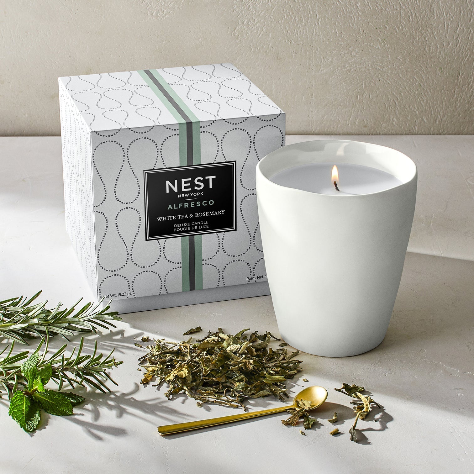 Nest Alfresco Deluxe Candle in White Tea & Rosemary