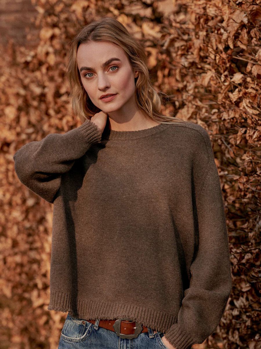 Repeat Cashmere Relaxed Fit Crewneck Sweater
in Cacao
