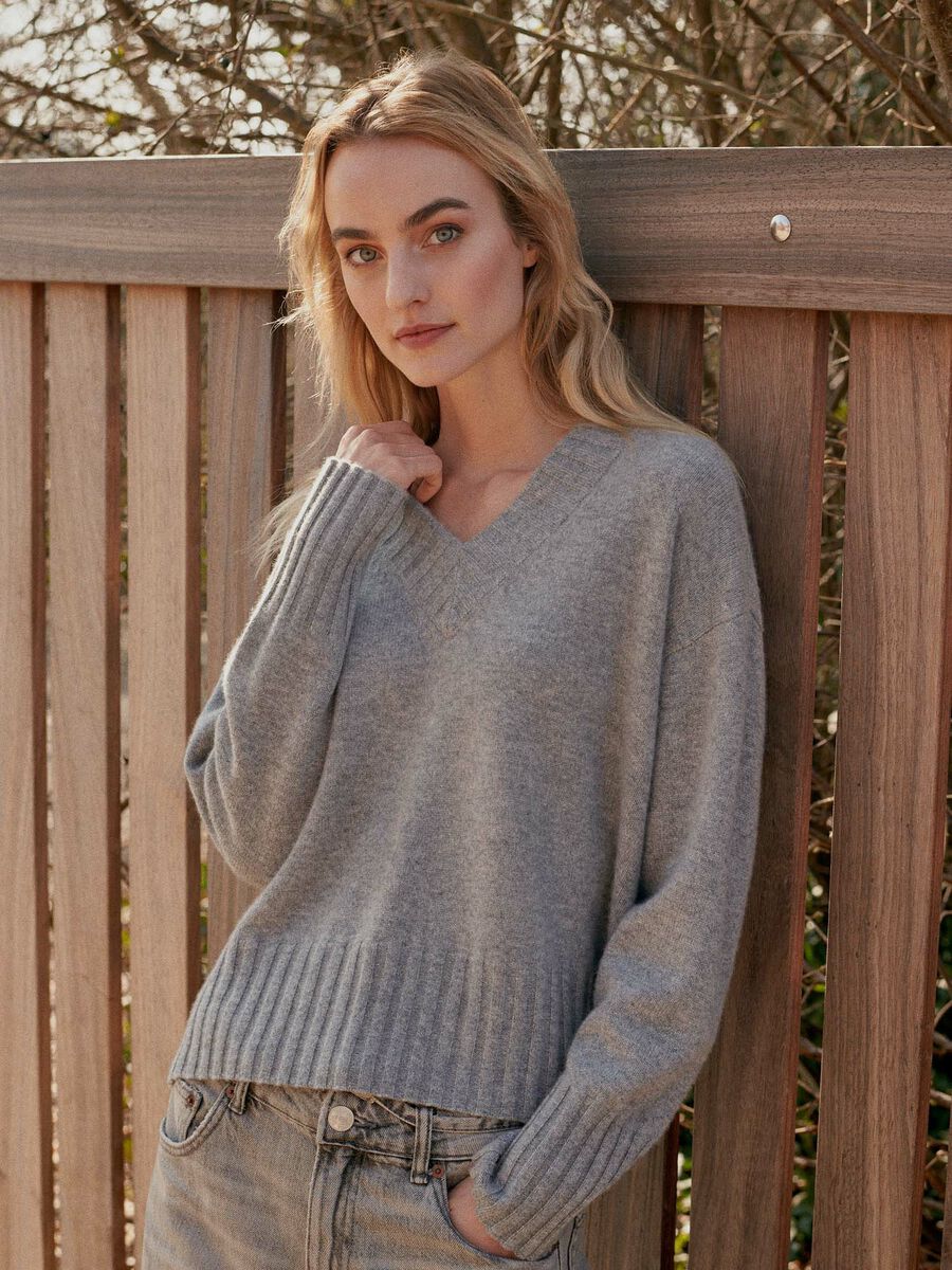 Repeat Cashmere Relaxed Fit Sweater in Light Grey