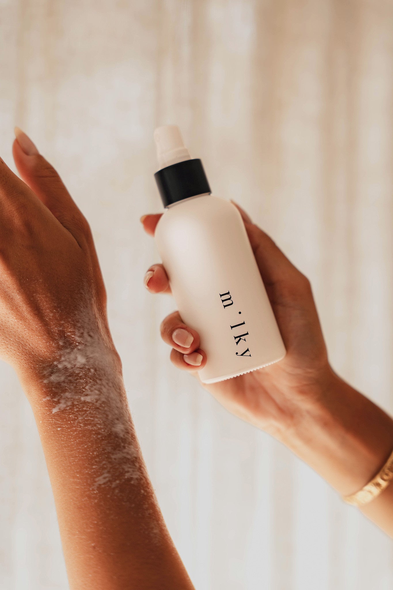 Riddle Oil Milky Spray Lotion in Original