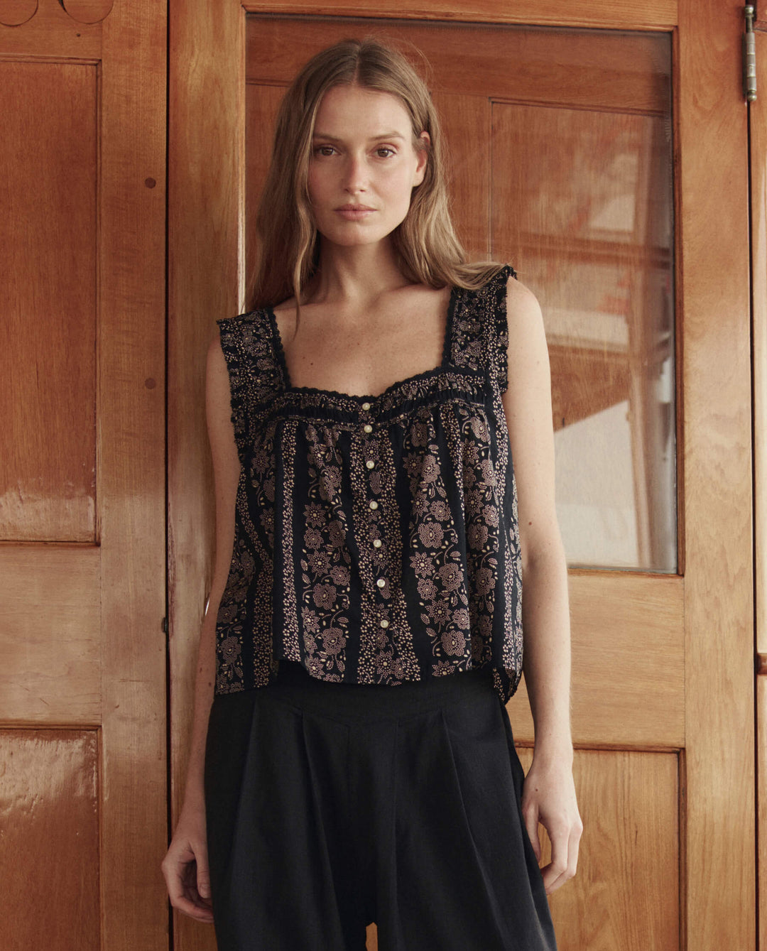 The Great Victorian Pleat Tank in Black and Cream Token Floral