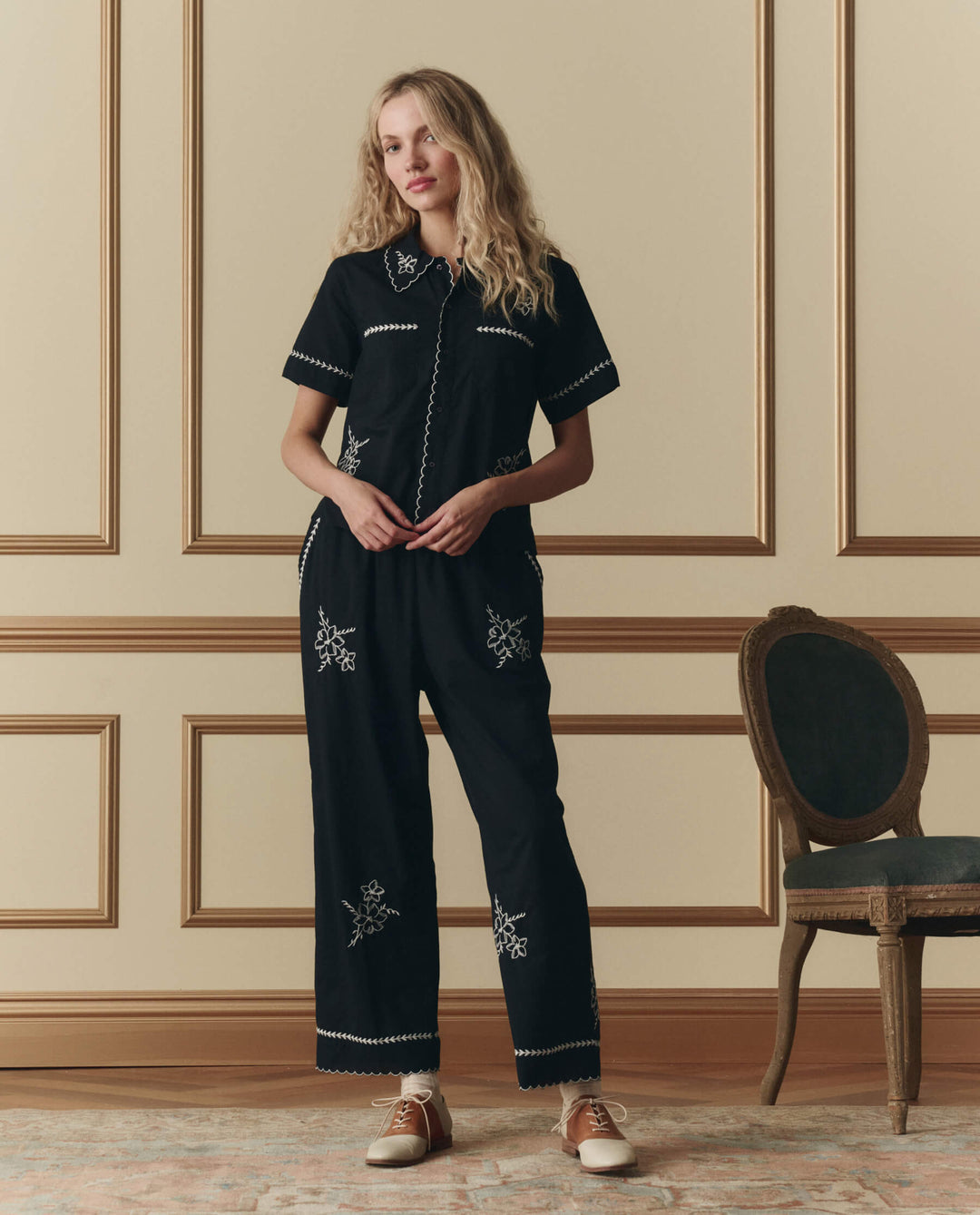 The Great Weekend Pant with Hanky Embroidery in Black
