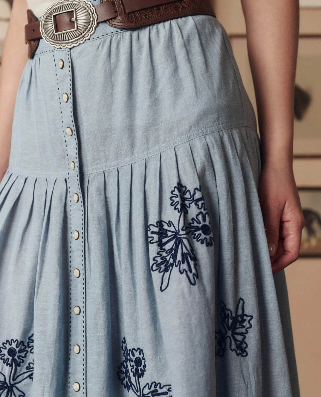The Great x Stetson Western Embroidered Highland Skirt in Chambray
