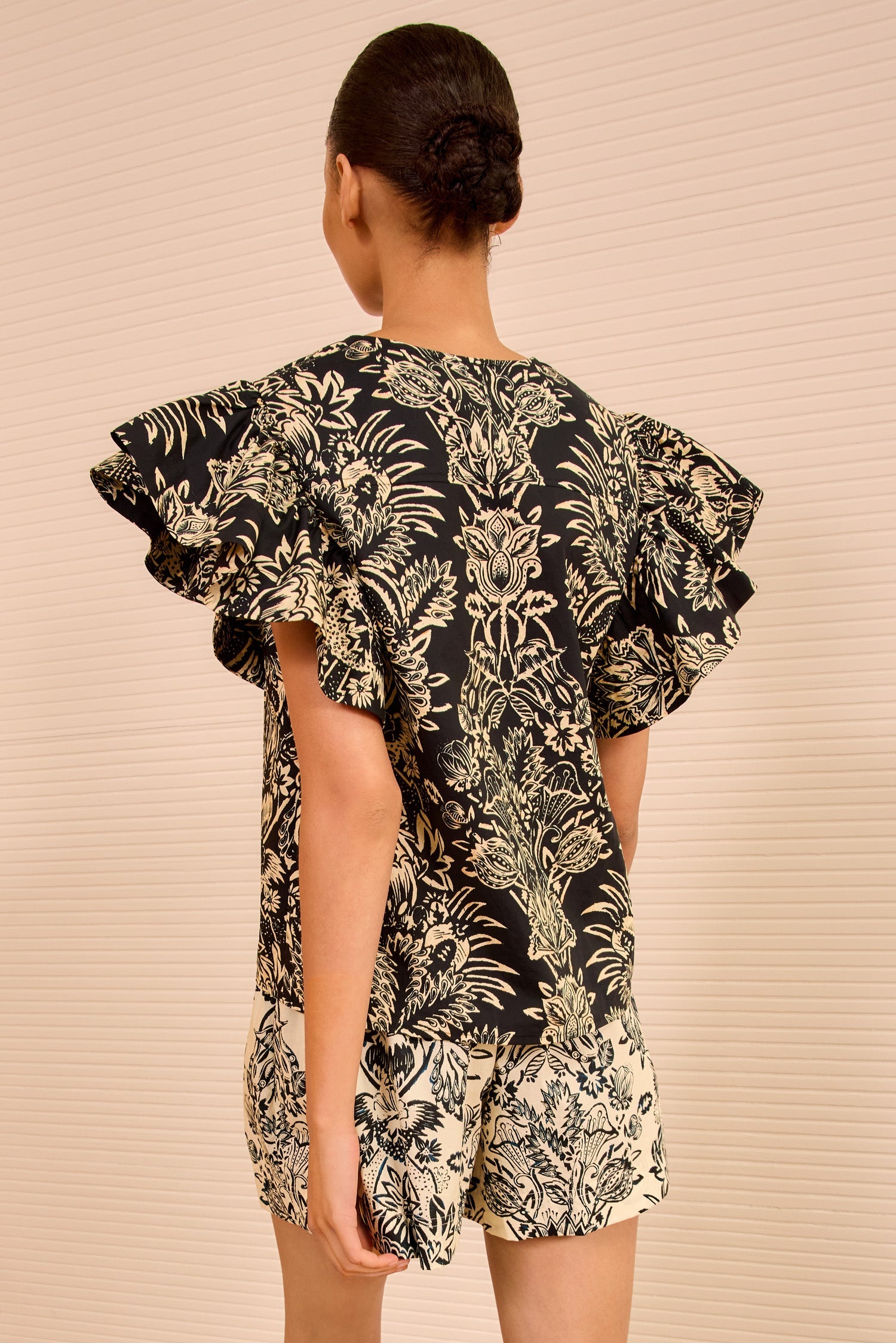 Ulla Johnson Severine Flutter Sleeve in Noir Flora