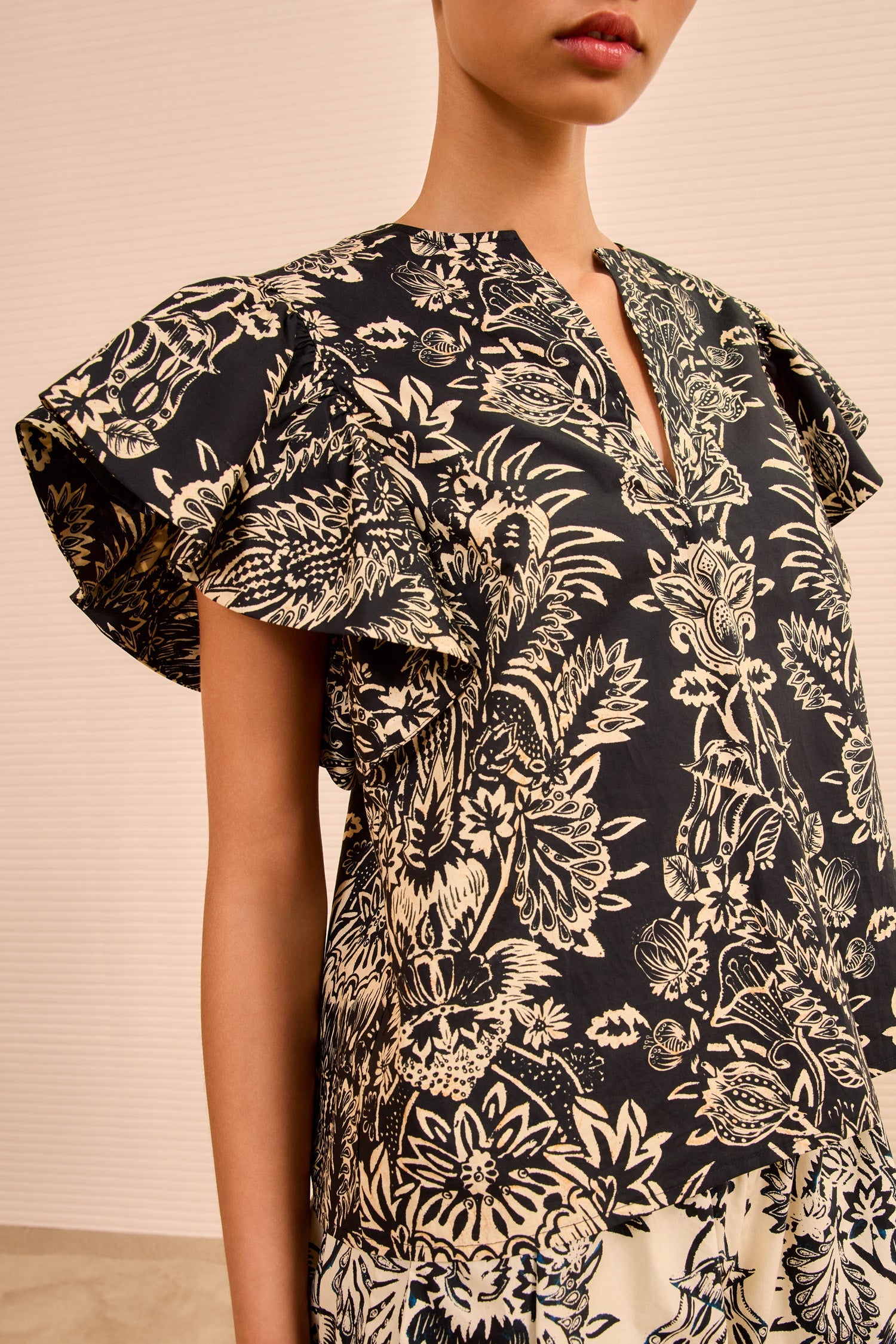 Ulla Johnson Severine Flutter Sleeve in Noir Flora