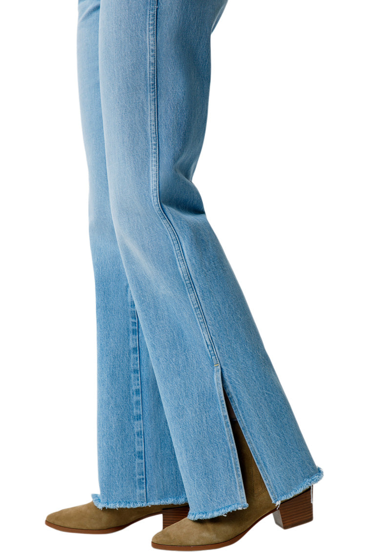 Amo Denim Liz Split Flare in Infatuation