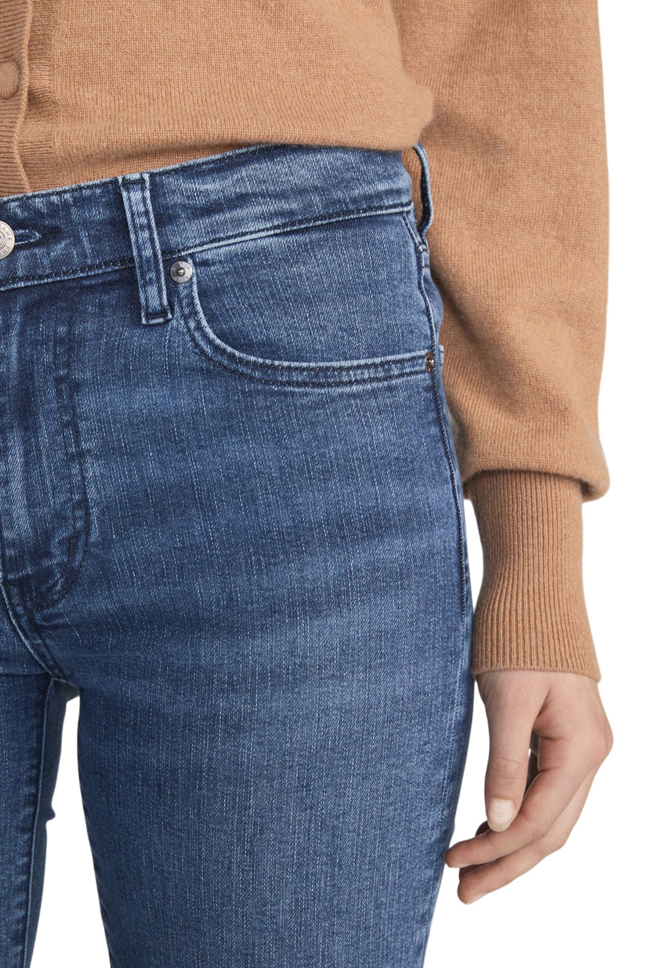 Frame Denim Icon in Ease Raw After