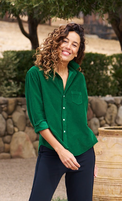 Frank & Eileen Eileen Relaxed Button-Up Shirt in Kelly Green Corduroy