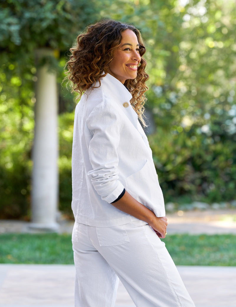 Frank & Eileen Mini Belfast 
Cropped English Peacoat in White Linen