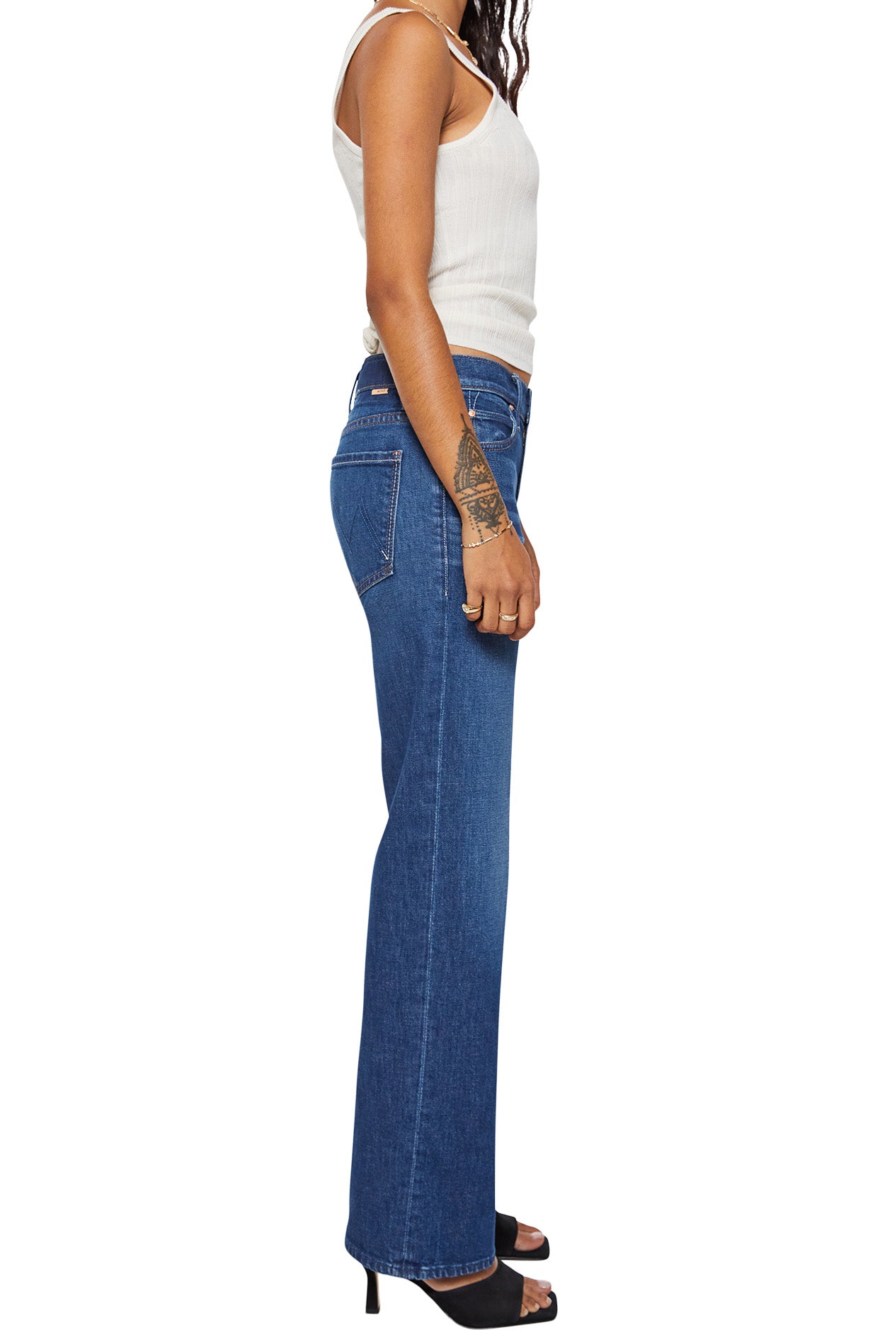 MOTHER LIL' KICK IT レギュラーフィットデニム(24) MOTHER Denim Lil Kick It in Made in the Shade