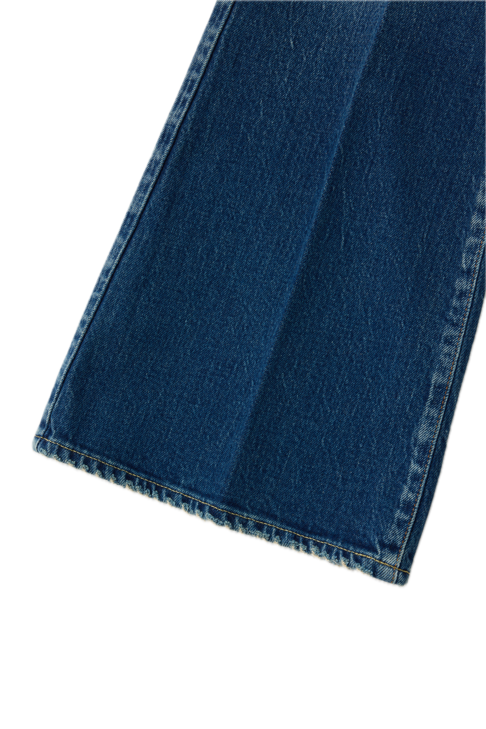 Moussy Denim 70's Flare - Attleboro in Blue