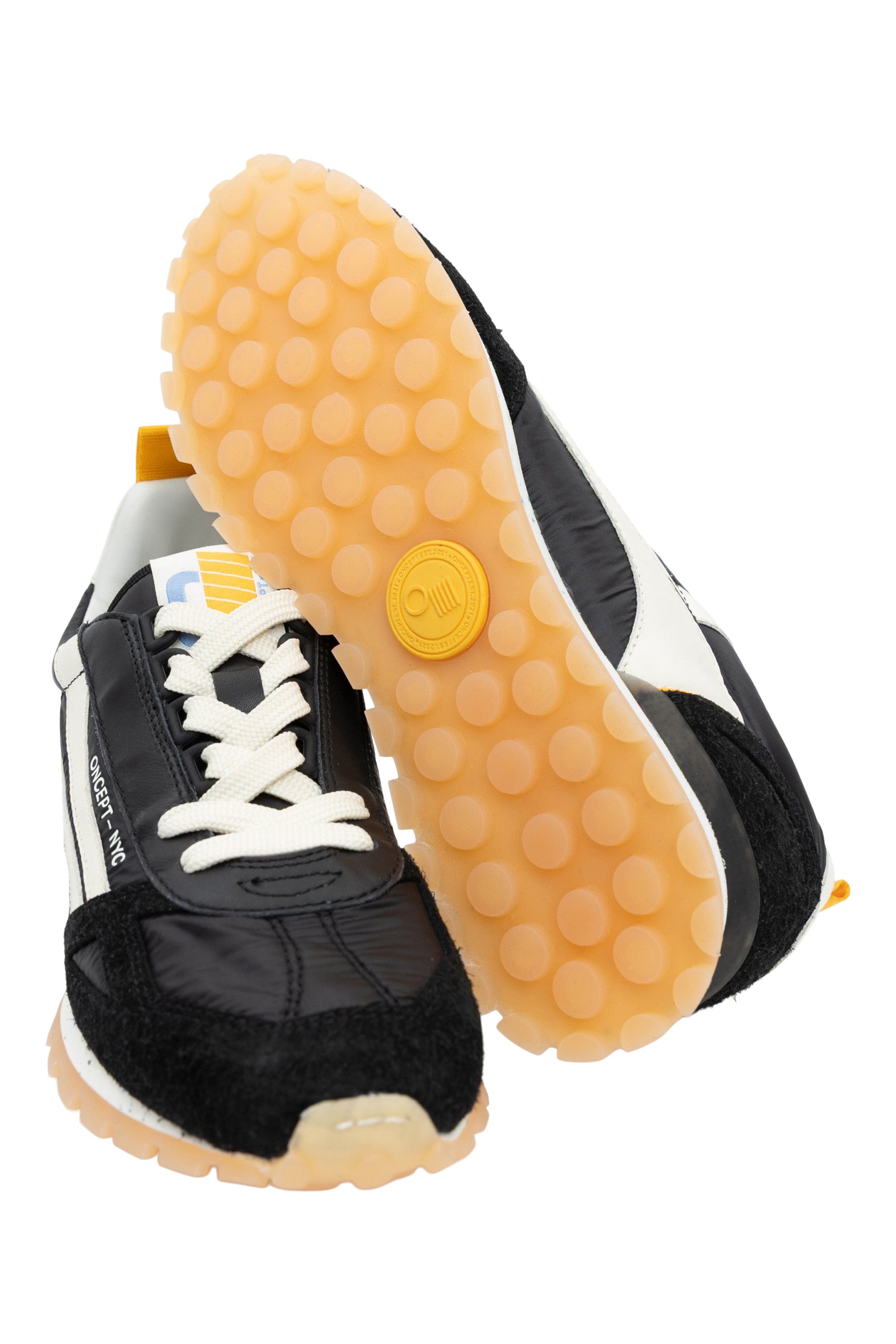 Oncept Toronto Sneakers in Black