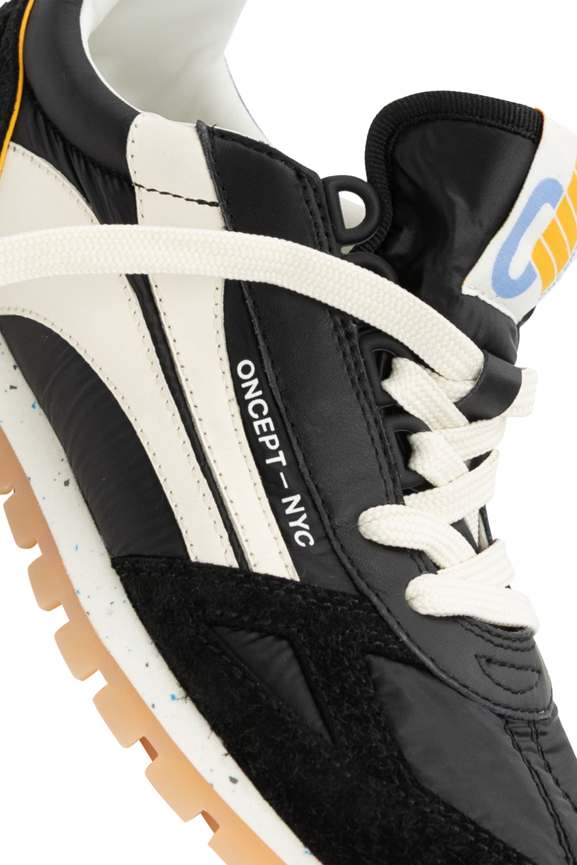 Oncept Toronto Sneakers in Black