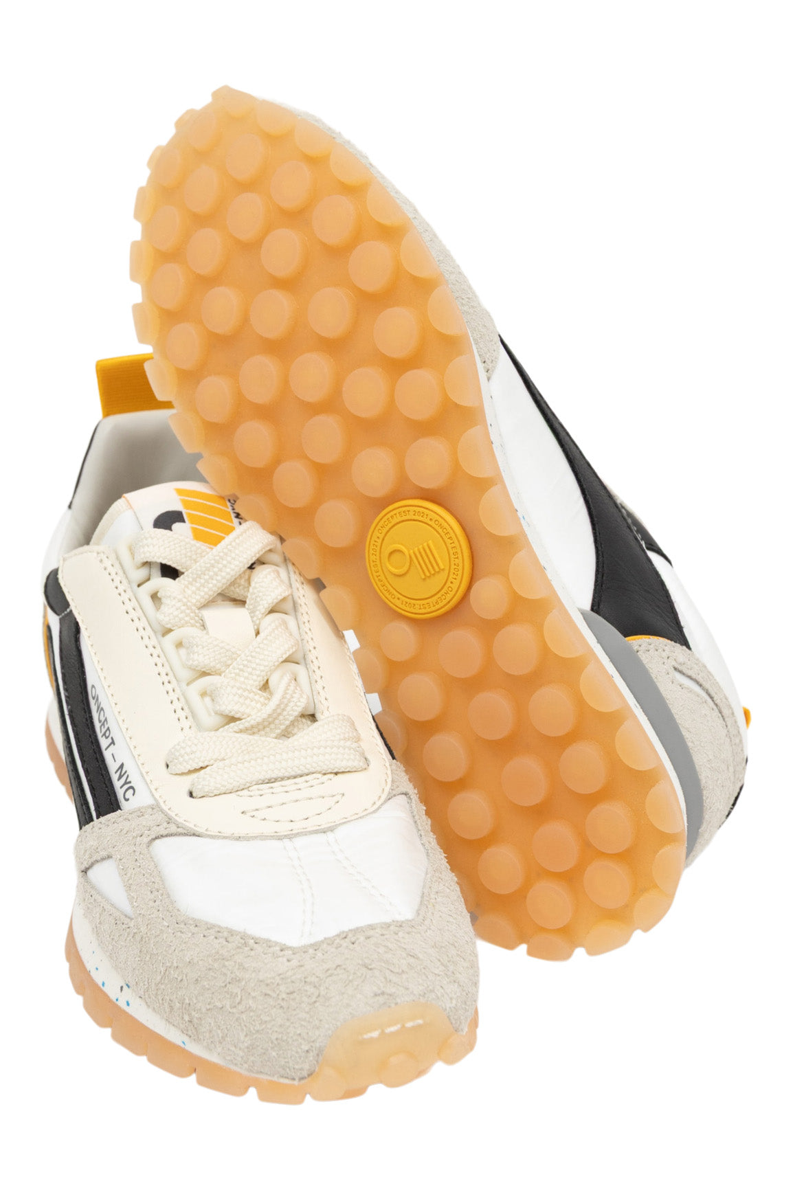 Oncept Toronto Sneakers in White - Black