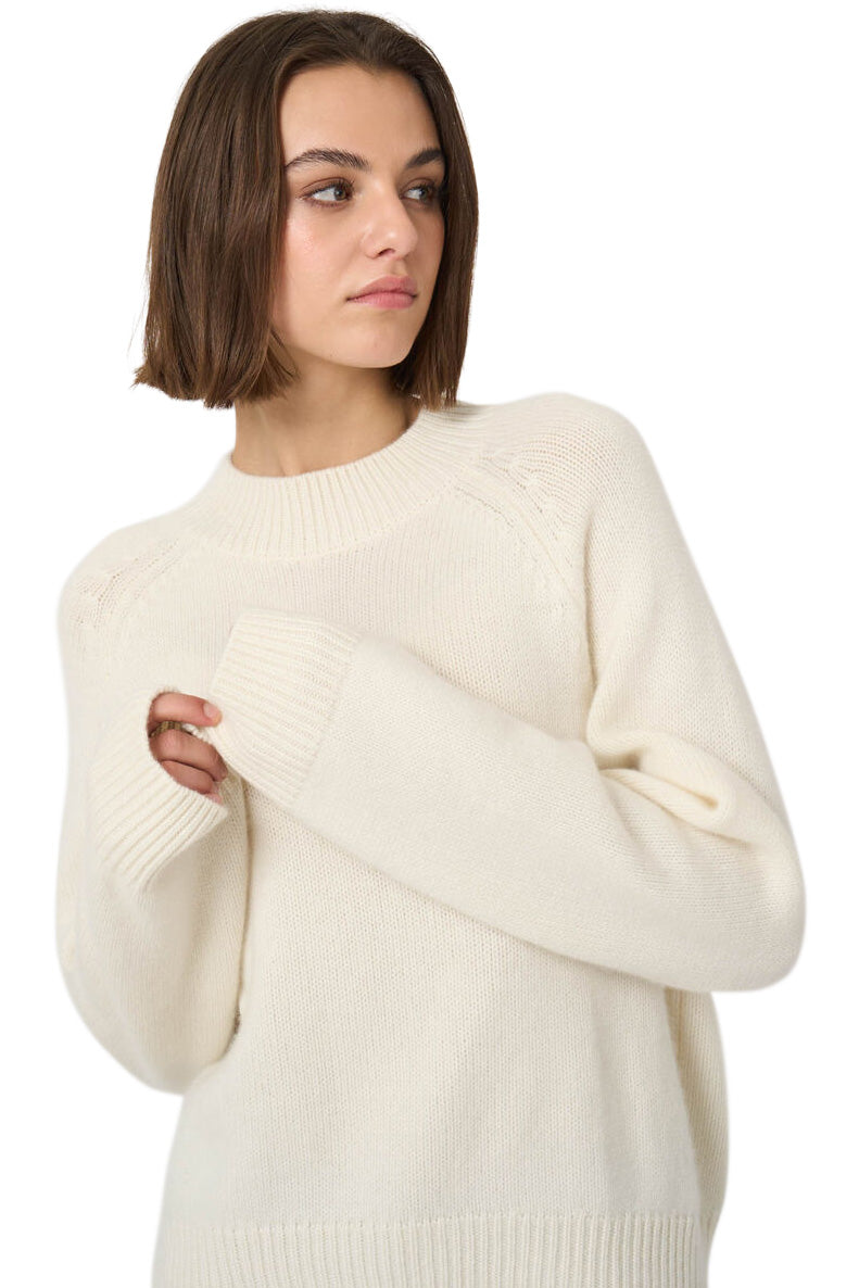 Repeat Cashmere Chunky Cashmere Sweater with Asymmetric Hem in Cream