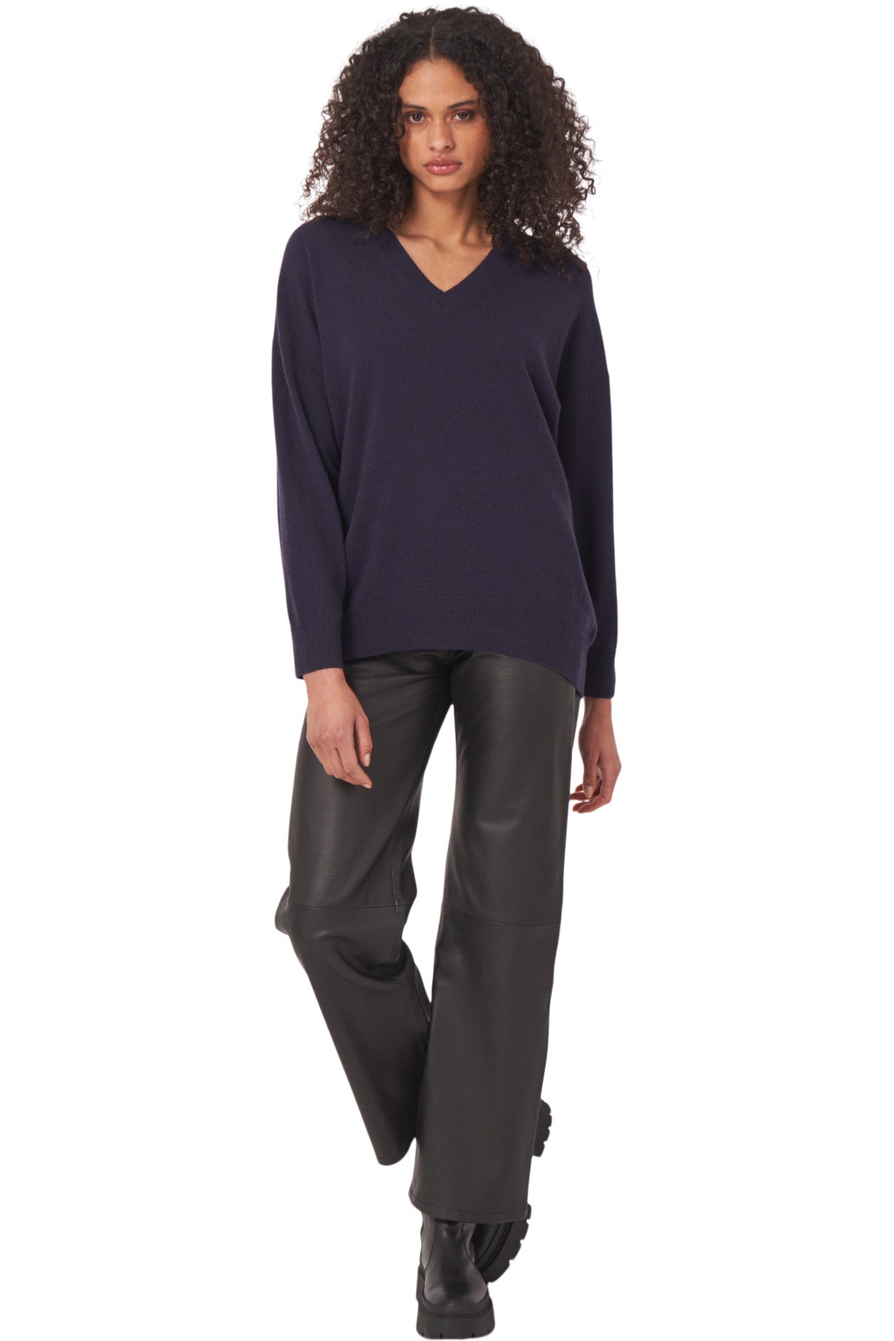 Repeat Cashmere Relaxed V-neck Sweater in Blackberry
