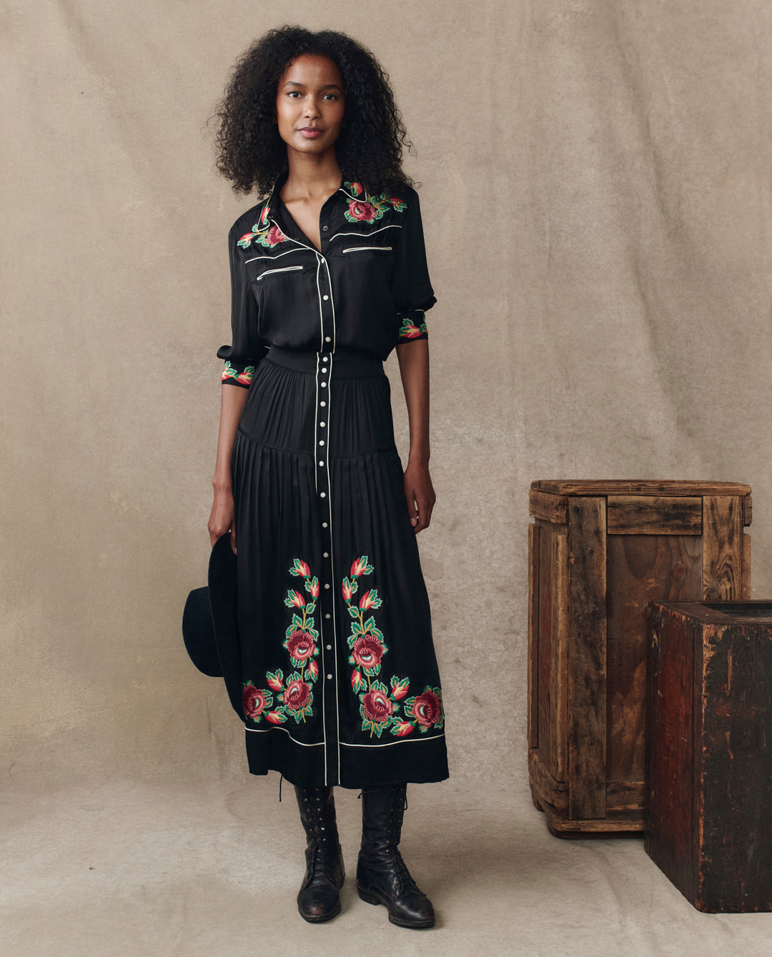 The Great Heirloom Rose Highland Skirt in Black