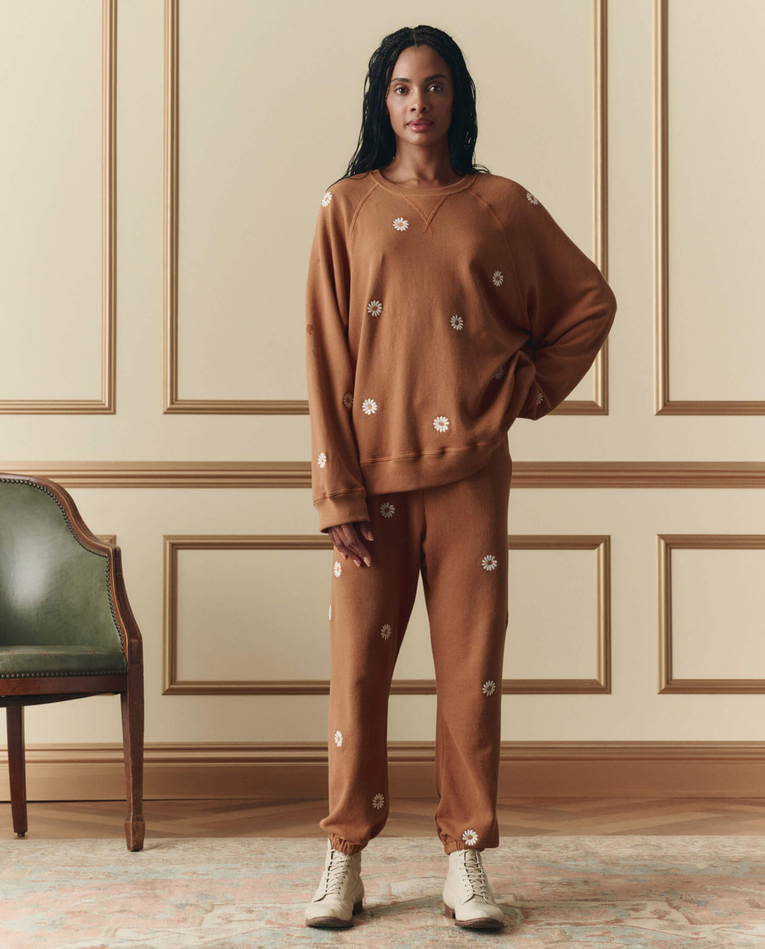 The Great Slouch Sweatshirt with Floating Daisy Embroidery in Suntan