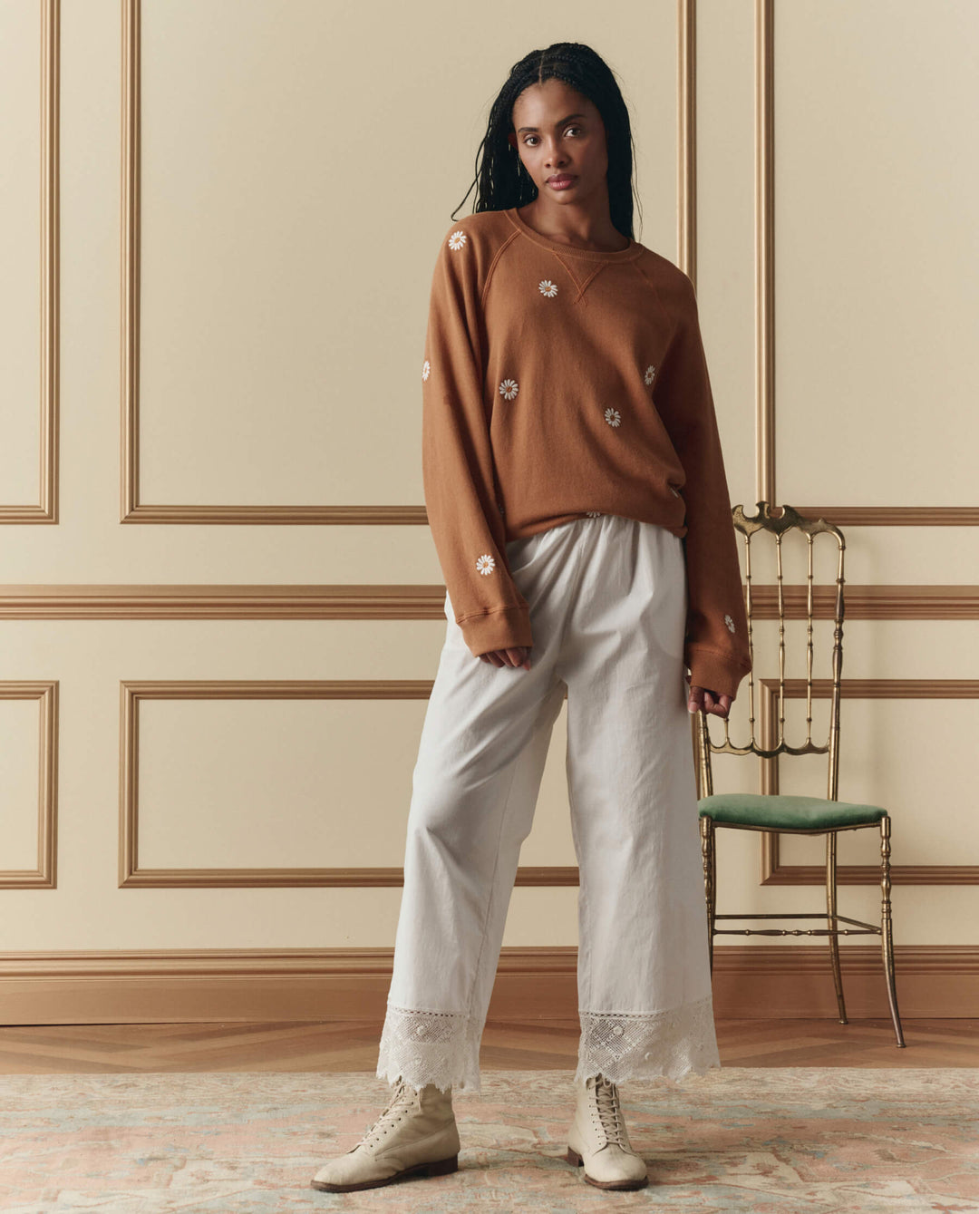 The Great Slouch Sweatshirt with Floating Daisy Embroidery in Suntan