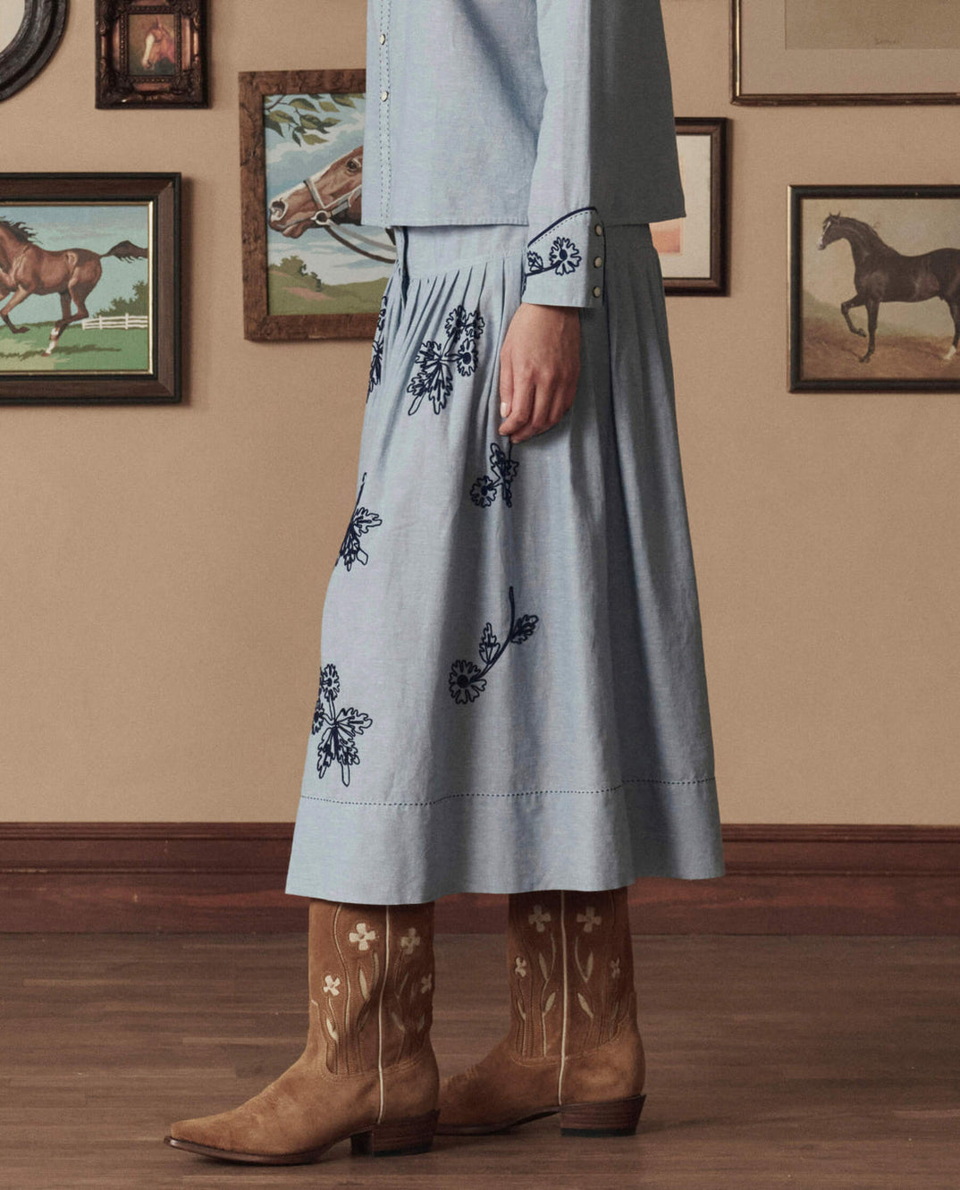 The Great x Stetson Western Embroidered Highland Skirt in Chambray