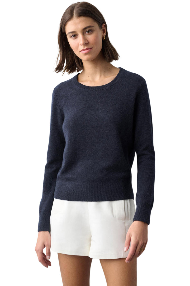 White & Warren Classic Cashmere  Crewneck Sweater